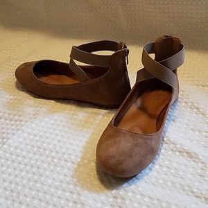 Suede ballet flats with straps